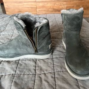 Ugg Abree mini boots size 7